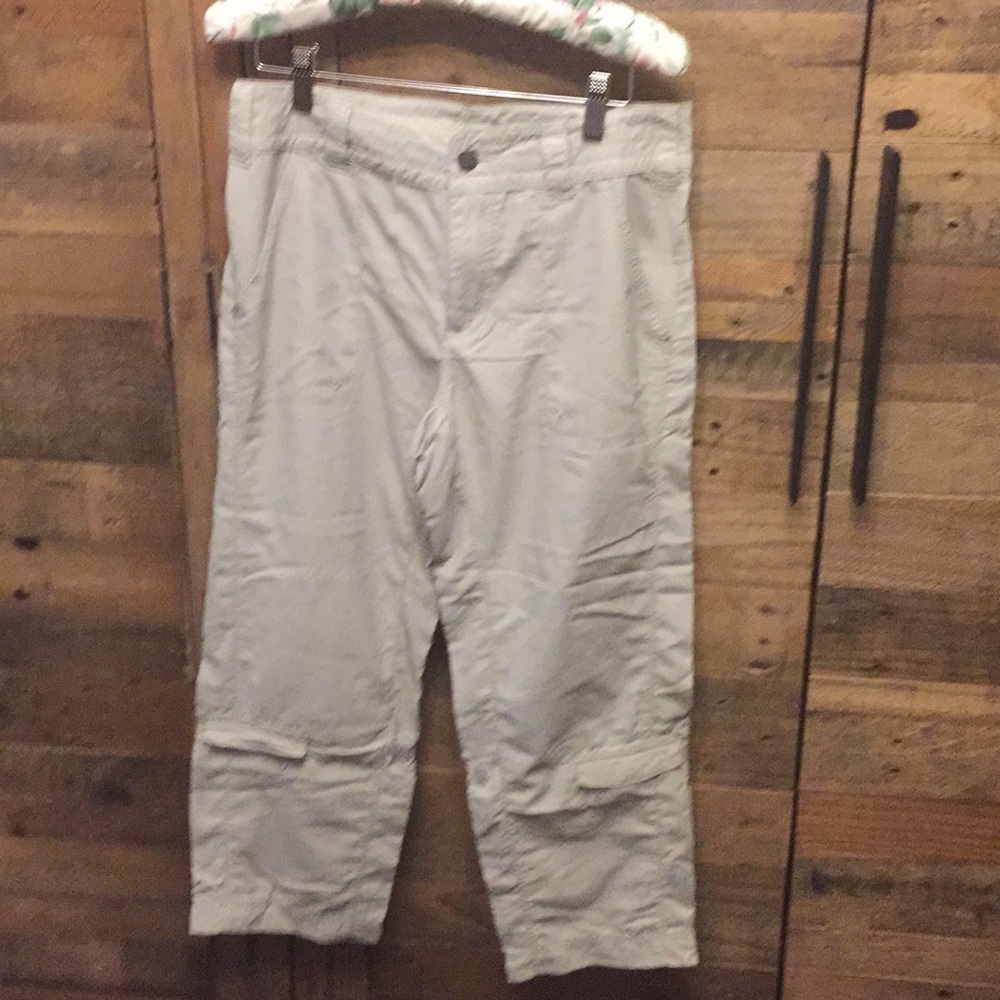 Like New Columbia Titanium Hiking Capri - Sz 6